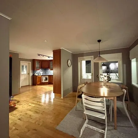Spacious By Idyllic Holmesletta